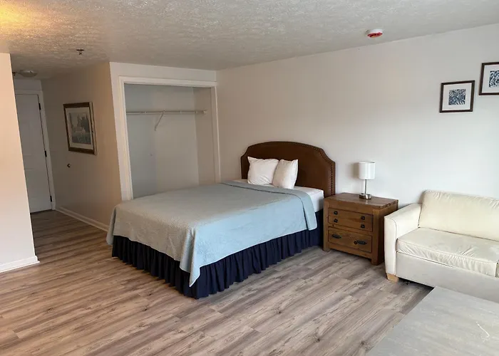 The Grand Beach Inn